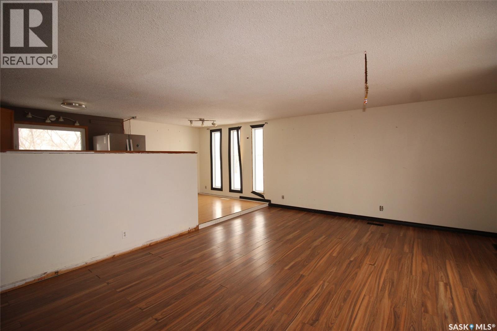 151-201 37 Highway, Shaunavon, SK