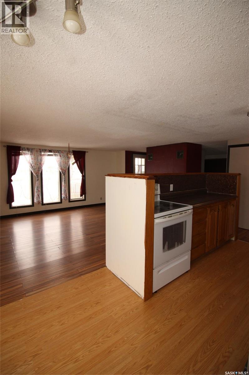 151-201 37 Highway, Shaunavon, SK