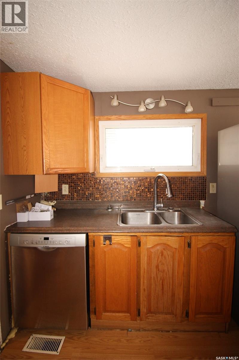 151-201 37 Highway, Shaunavon, SK