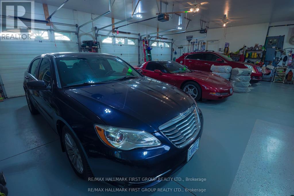 1856 Sherbrooke Street W, Cavan Monaghan (Cavan-Monaghan), ON - Indoor Photo Showing Garage