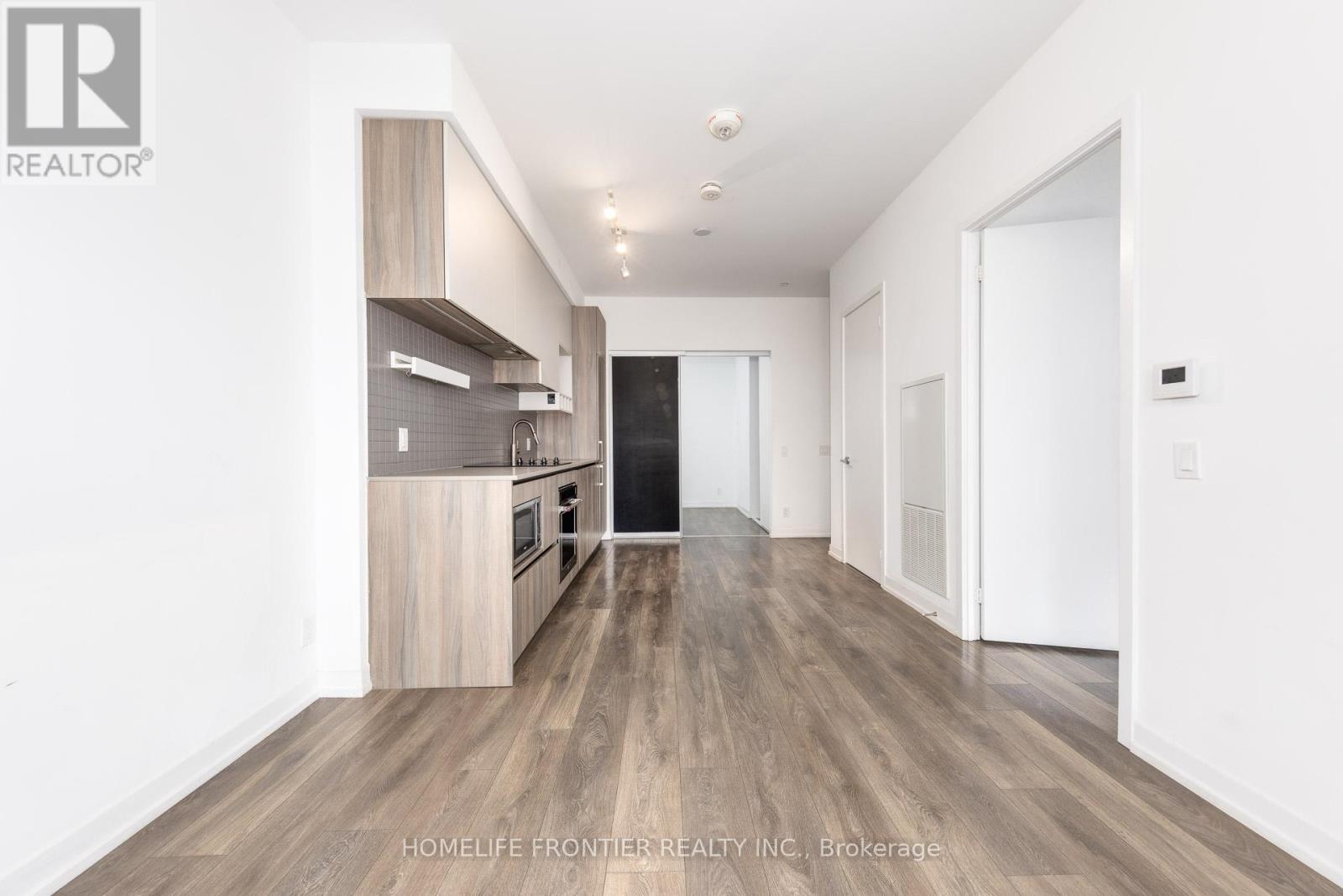 303 - 950 Portage Parkway, Vaughan, ON - Indoor Photo Showing Other Room