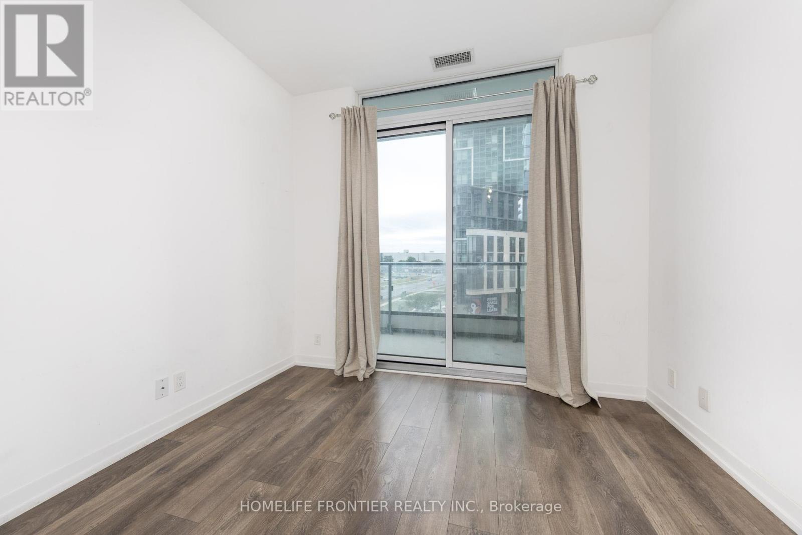 303 - 950 Portage Parkway, Vaughan, ON - Indoor Photo Showing Other Room