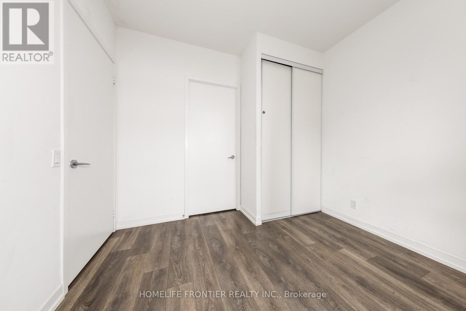 303 - 950 Portage Parkway, Vaughan, ON - Indoor Photo Showing Other Room
