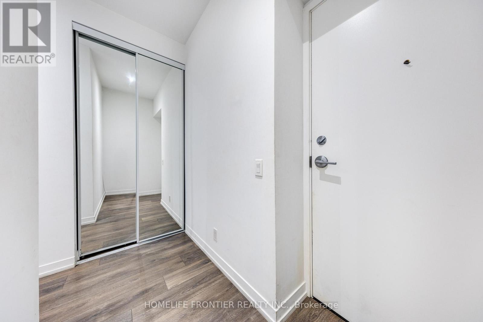 303 - 950 Portage Parkway, Vaughan, ON - Indoor Photo Showing Other Room
