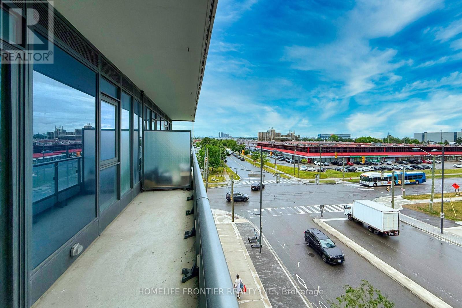 303 - 950 Portage Parkway, Vaughan, ON - Outdoor With View