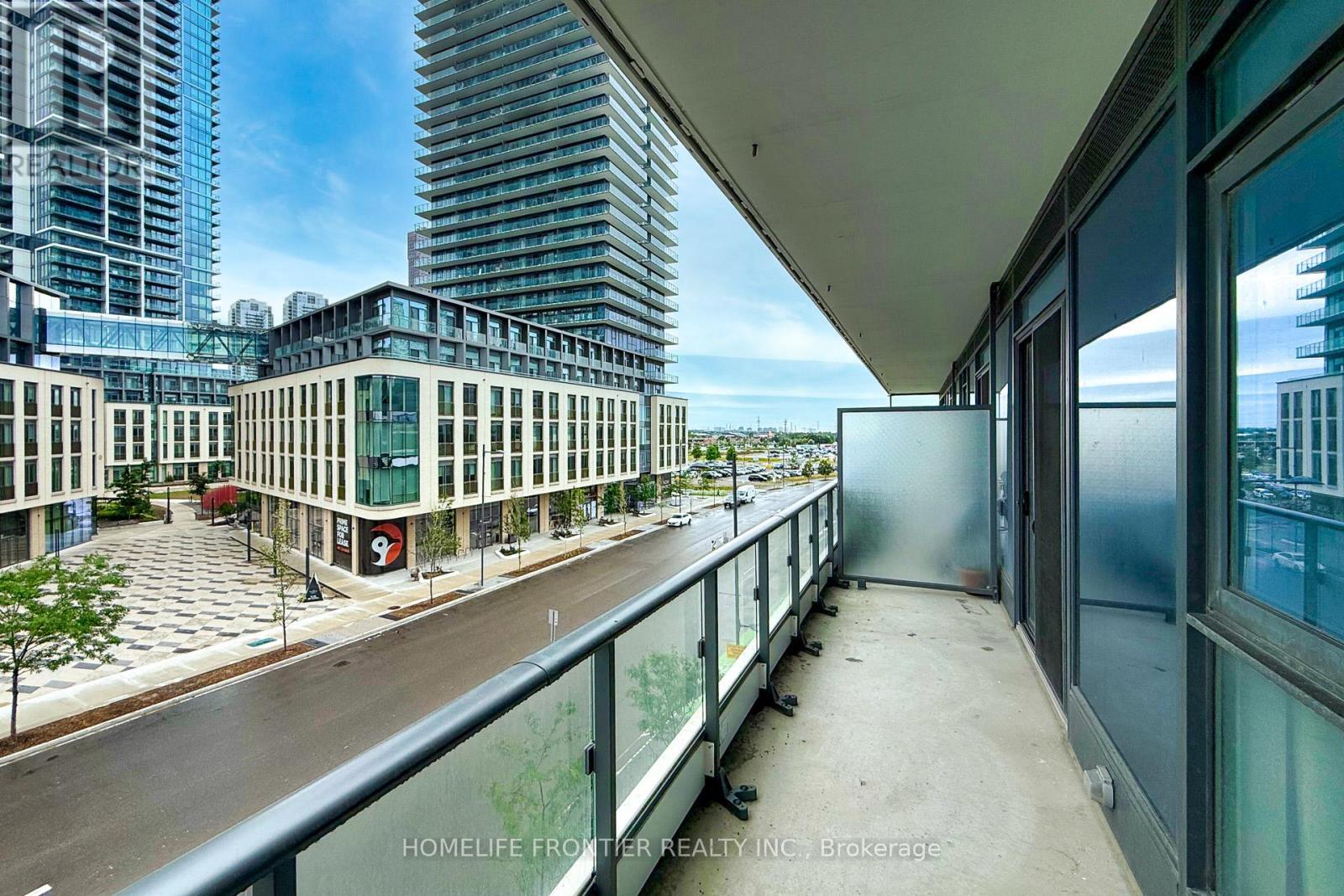 303 - 950 Portage Parkway, Vaughan, ON - Outdoor