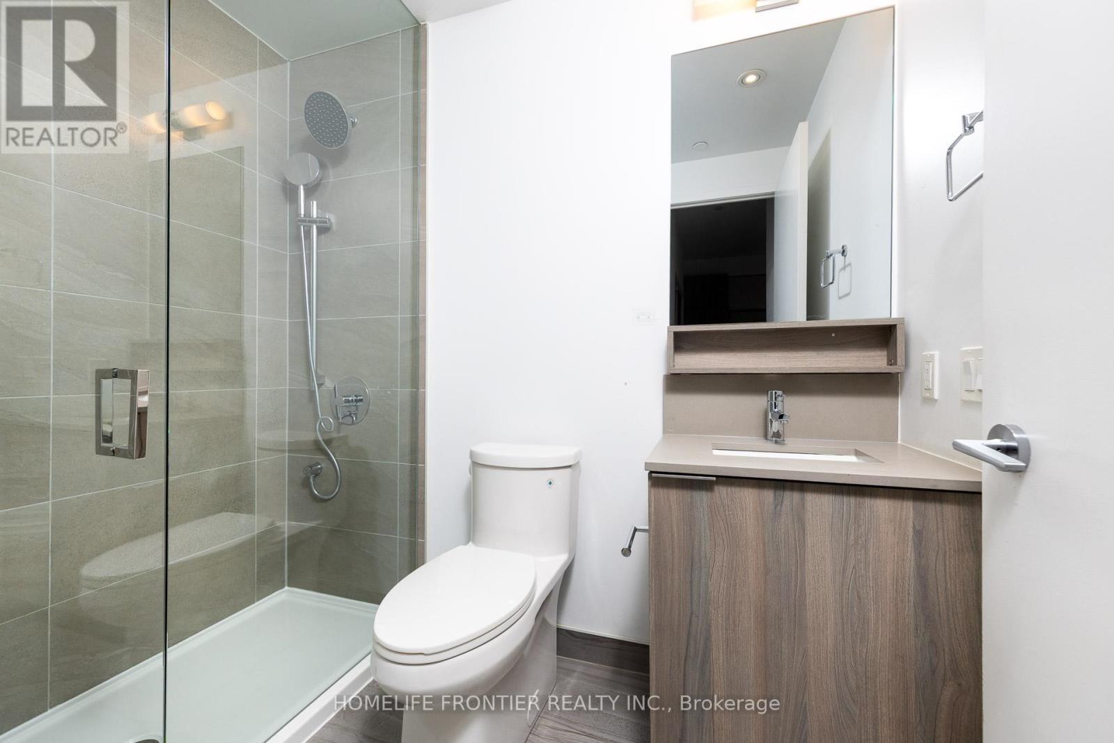 303 - 950 Portage Parkway, Vaughan, ON - Indoor Photo Showing Bathroom