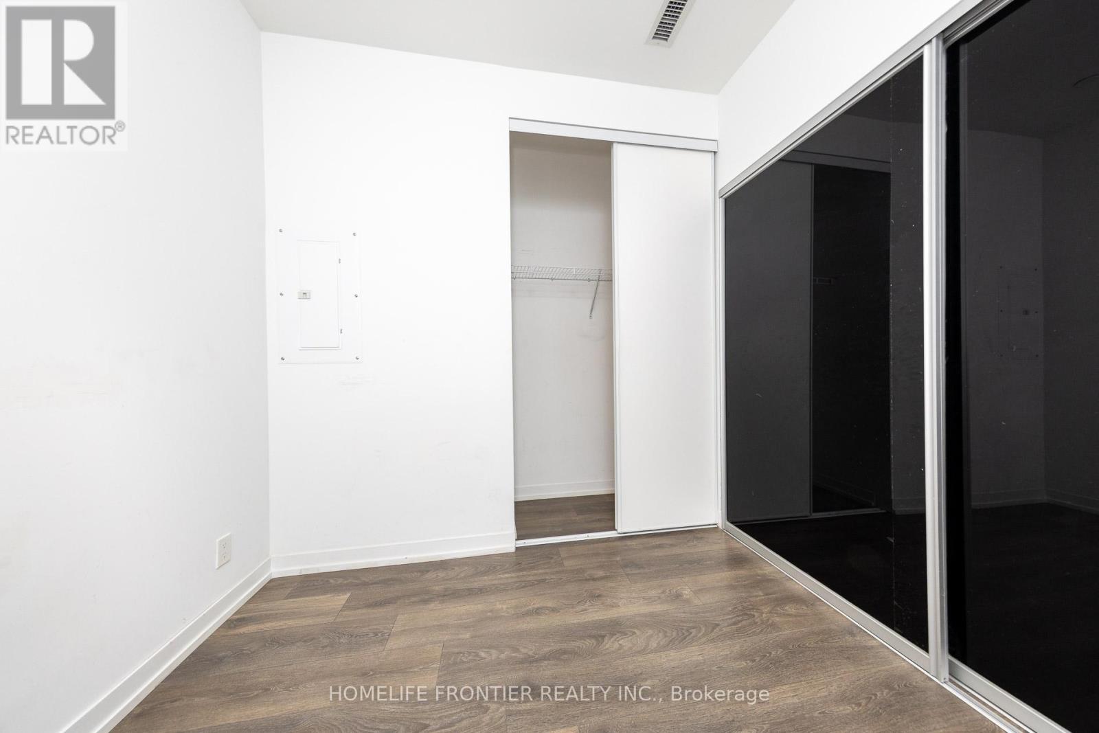 303 - 950 Portage Parkway, Vaughan, ON - Indoor Photo Showing Other Room