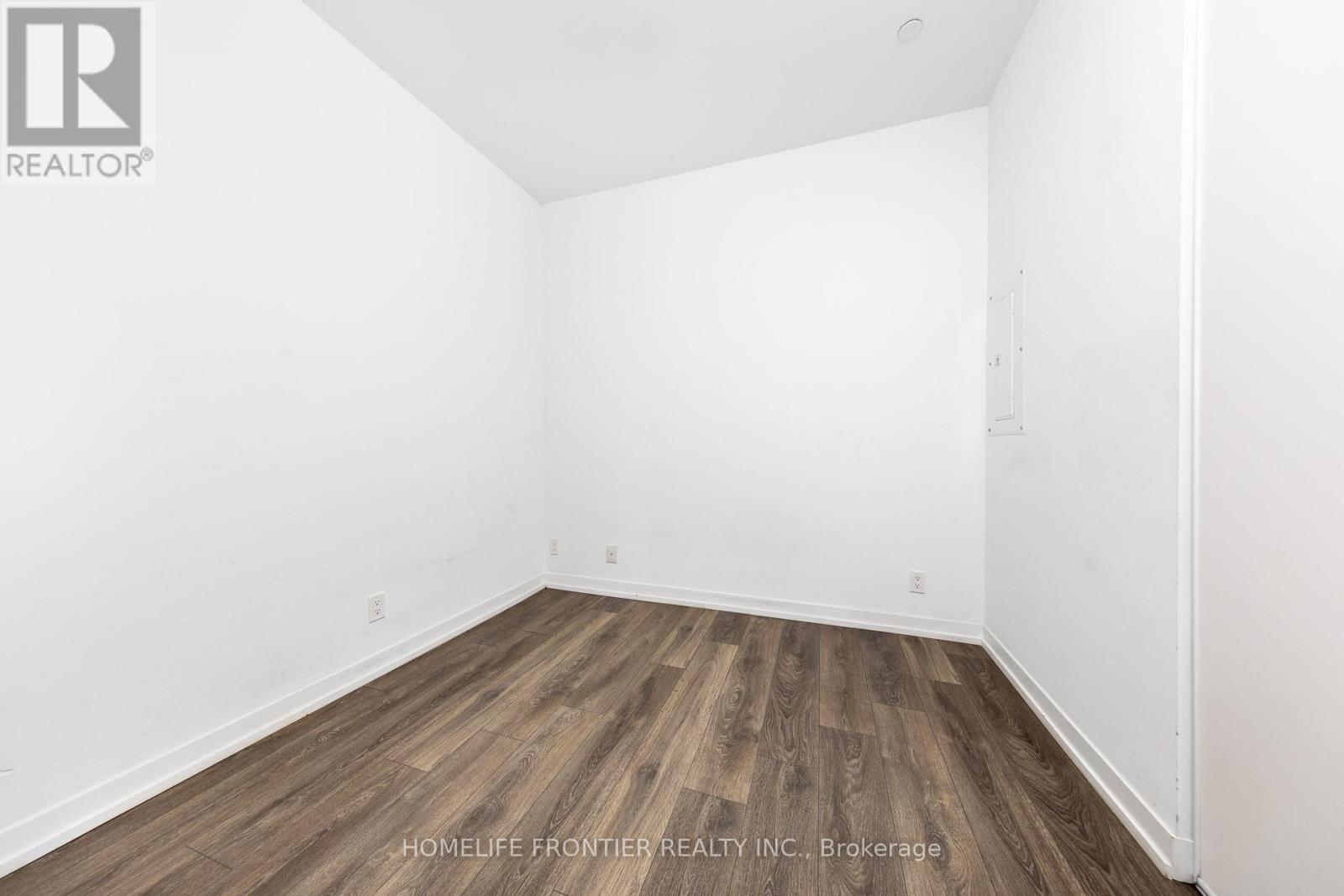 303 - 950 Portage Parkway, Vaughan, ON - Indoor Photo Showing Other Room