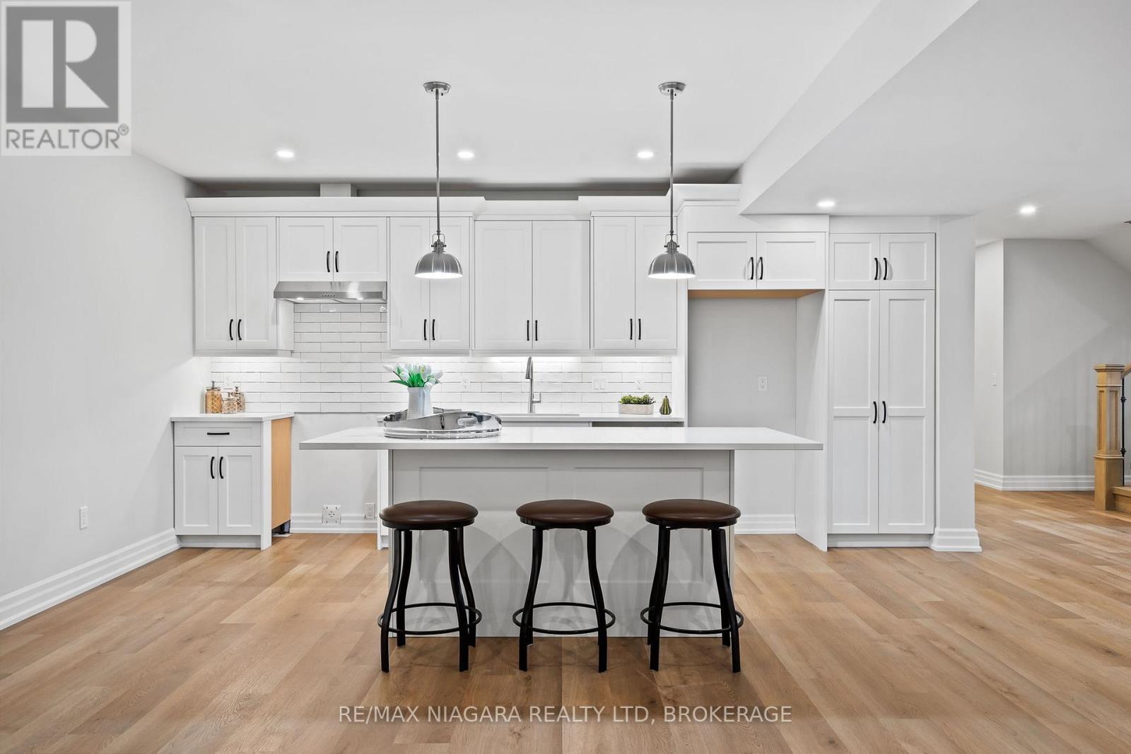 107 Millpond Road, Niagara-On-The-Lake (St. Davids), ON - Indoor Photo Showing Kitchen With Upgraded Kitchen