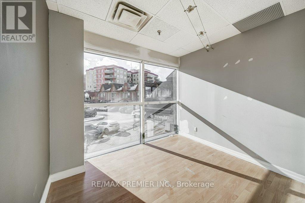 Du200 - 140 Woodbridge Avenue, Vaughan, ON