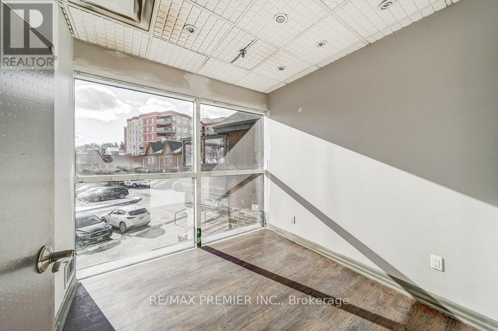 Du200 - 140 Woodbridge Avenue, Vaughan, ON