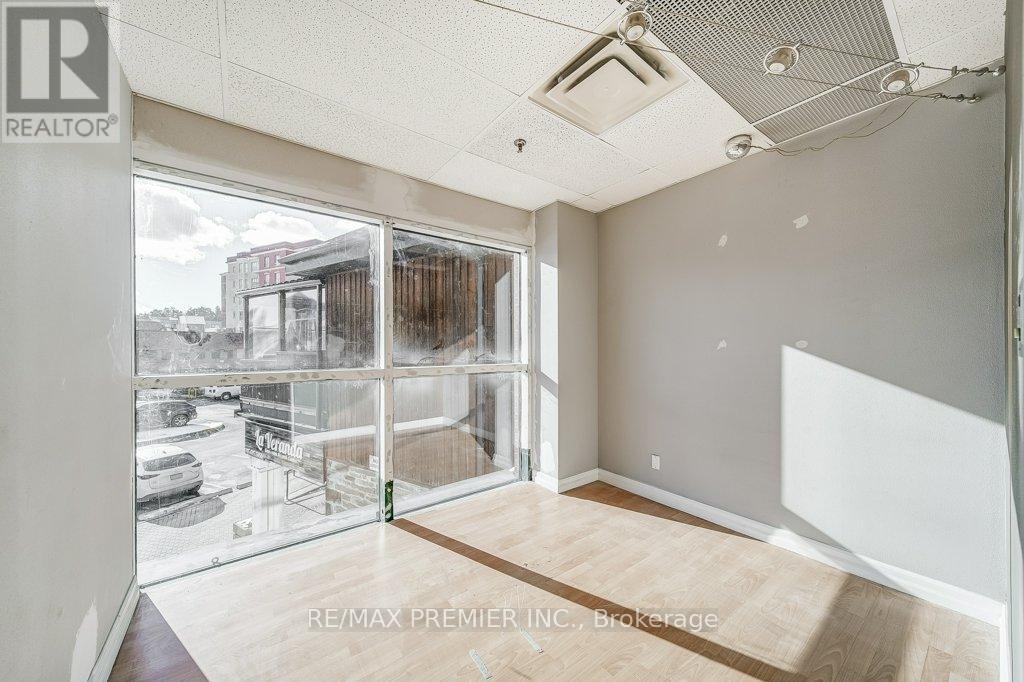 Du200 - 140 Woodbridge Avenue, Vaughan, ON