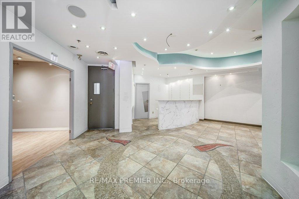 Du200 - 140 Woodbridge Avenue, Vaughan, ON