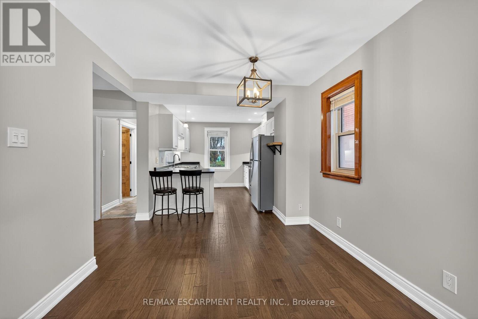 266 Wexford Avenue S, Hamilton, ON - Indoor