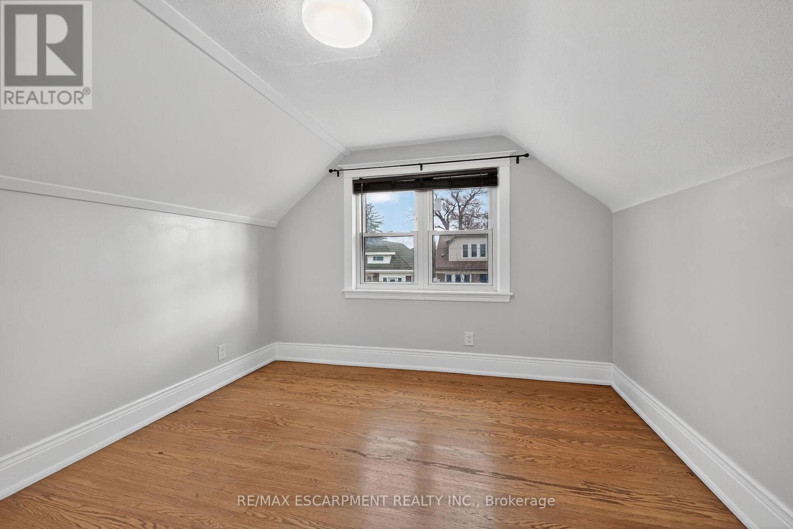 266 Wexford Avenue S, Hamilton, ON - Indoor Photo Showing Other Room