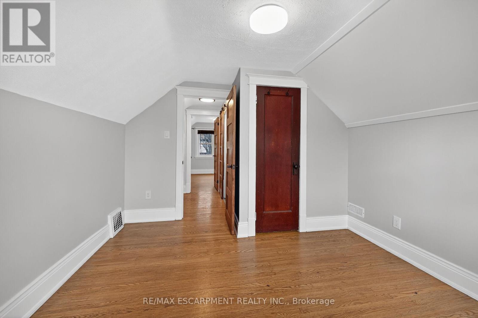 266 Wexford Avenue S, Hamilton, ON - Indoor Photo Showing Other Room