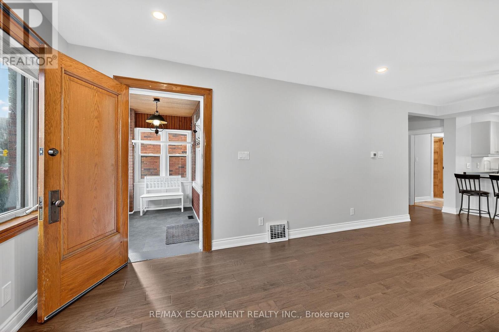 266 Wexford Avenue S, Hamilton, ON - Indoor Photo Showing Other Room