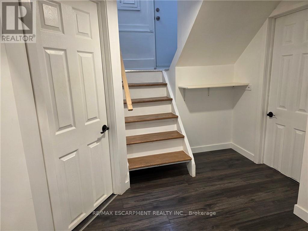 266 Wexford Avenue S, Hamilton, ON - Indoor Photo Showing Other Room