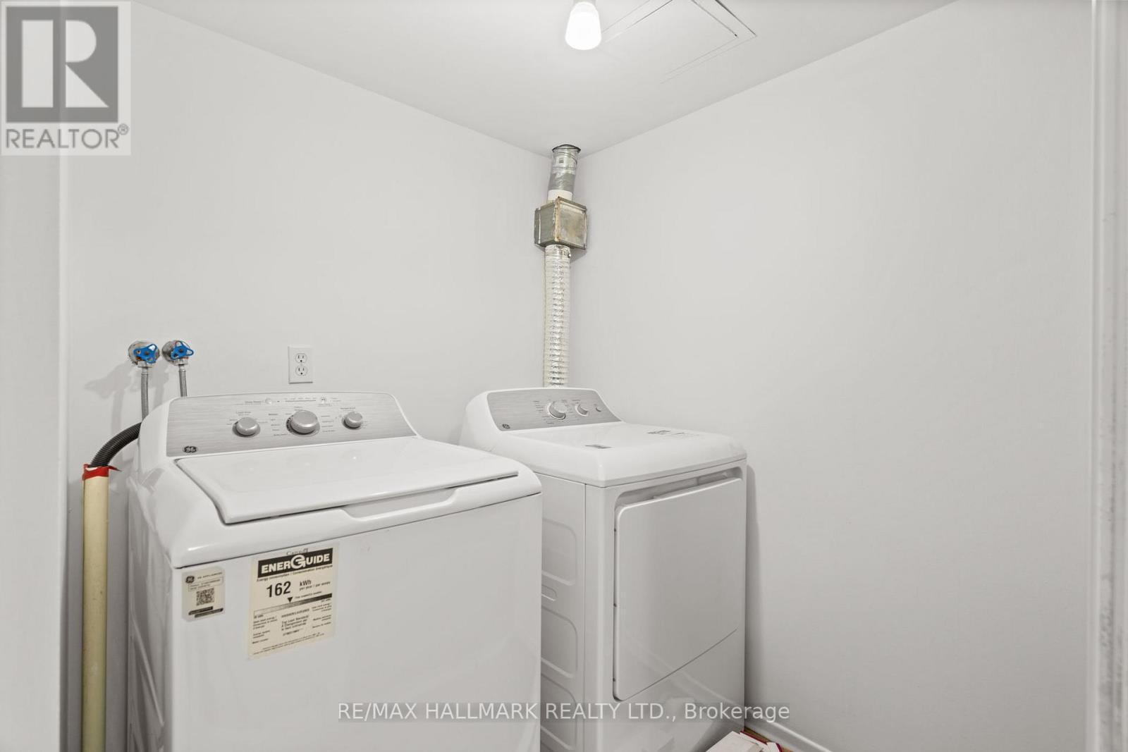 1805 - 3300 Don Mills Road, Toronto, ON - Indoor Photo Showing Laundry Room