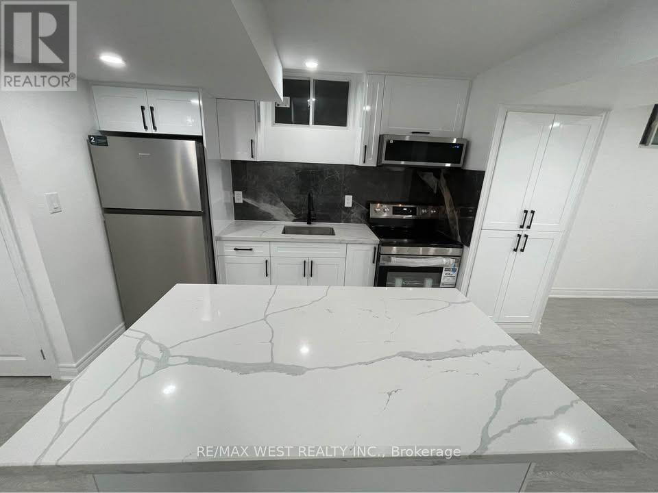 Bsmt - 339 Fleetwood Drive, Oshawa, ON - Indoor Photo Showing Kitchen