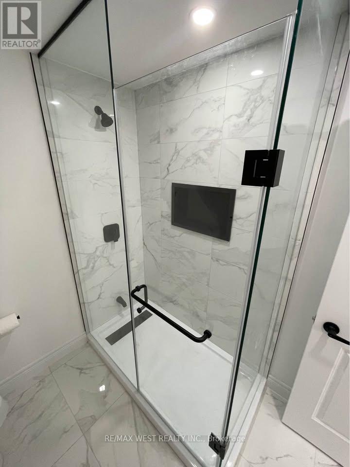 Bsmt - 339 Fleetwood Drive, Oshawa, ON - Indoor Photo Showing Bathroom