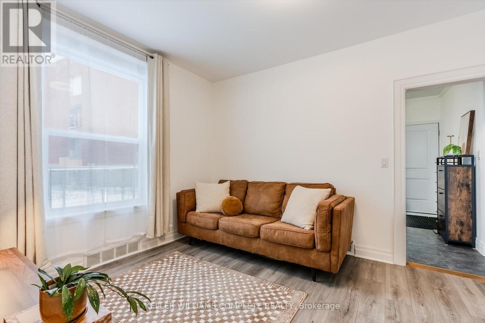 Main - 9 Stirton Street, Hamilton, ON - Indoor