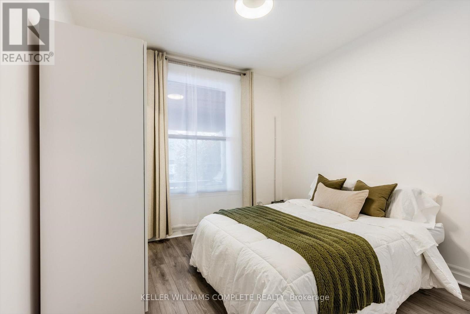 Main - 9 Stirton Street, Hamilton, ON - Indoor Photo Showing Bedroom
