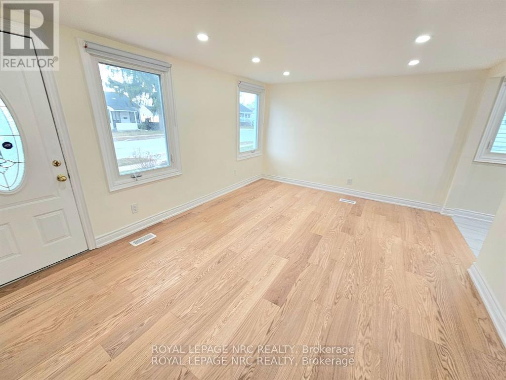 6191 Cadham Street, Niagara Falls (Arad/Fallsview), ON - Indoor Photo Showing Other Room