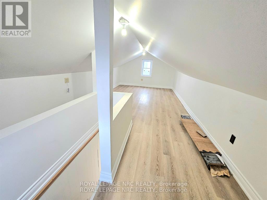6191 Cadham Street, Niagara Falls (Arad/Fallsview), ON - Indoor Photo Showing Other Room