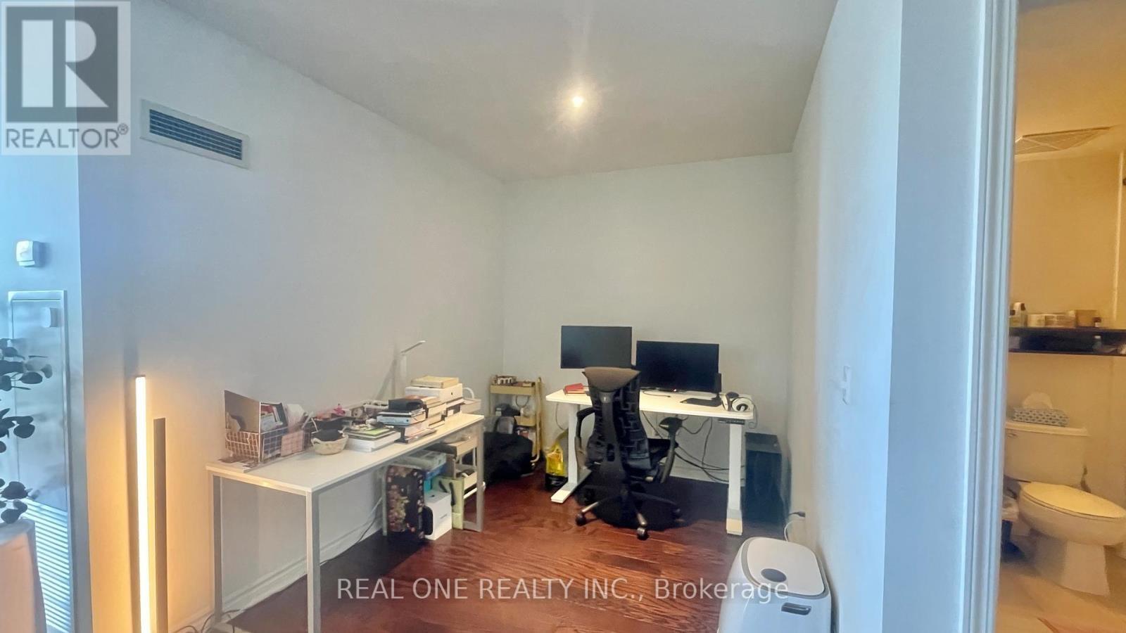 Den - 711 - 2885 Bayview Avenue, Toronto, ON - Indoor