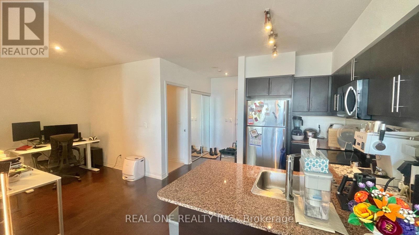 711 - 2885 Bayview Avenue, Toronto, ON - Indoor Photo Showing Kitchen