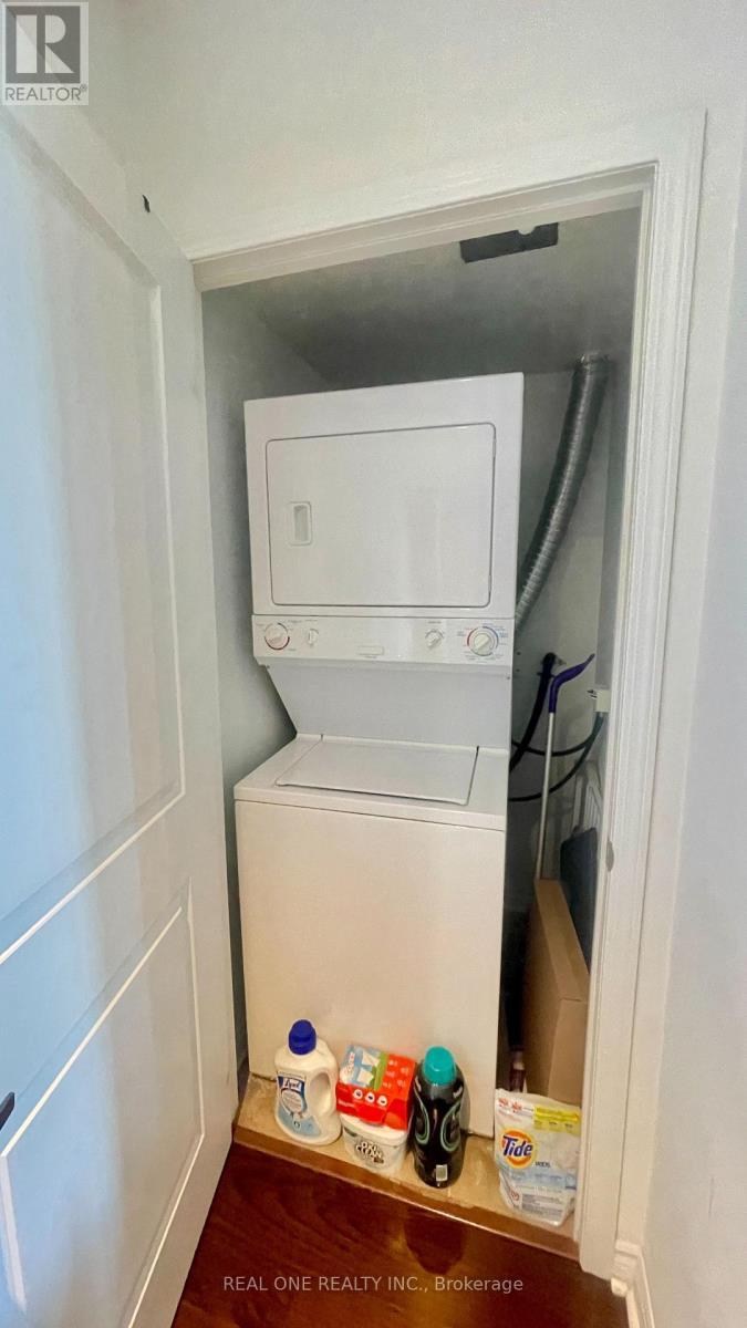 711 - 2885 Bayview Avenue, Toronto, ON - Indoor Photo Showing Laundry Room