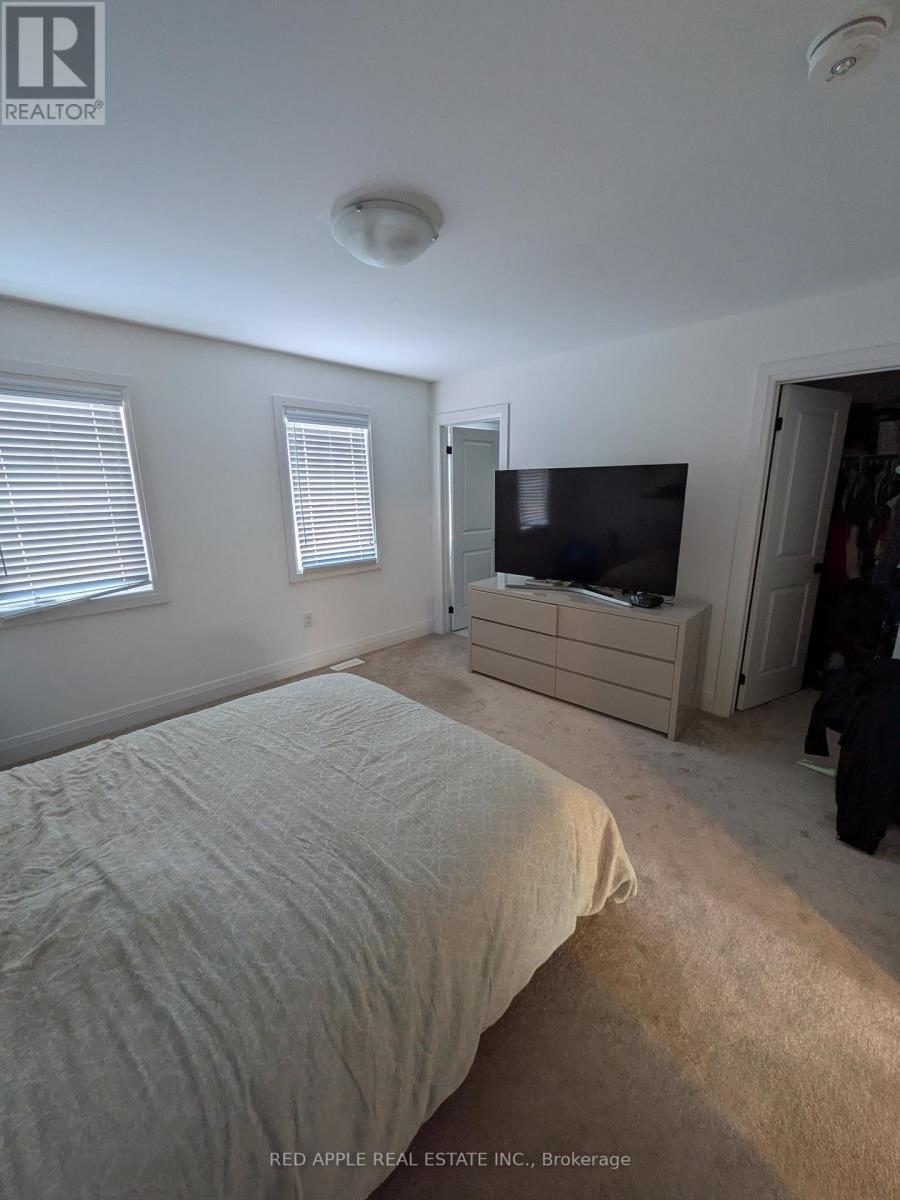 88 Fairlane Avenue N, Barrie, ON - Indoor Photo Showing Bedroom