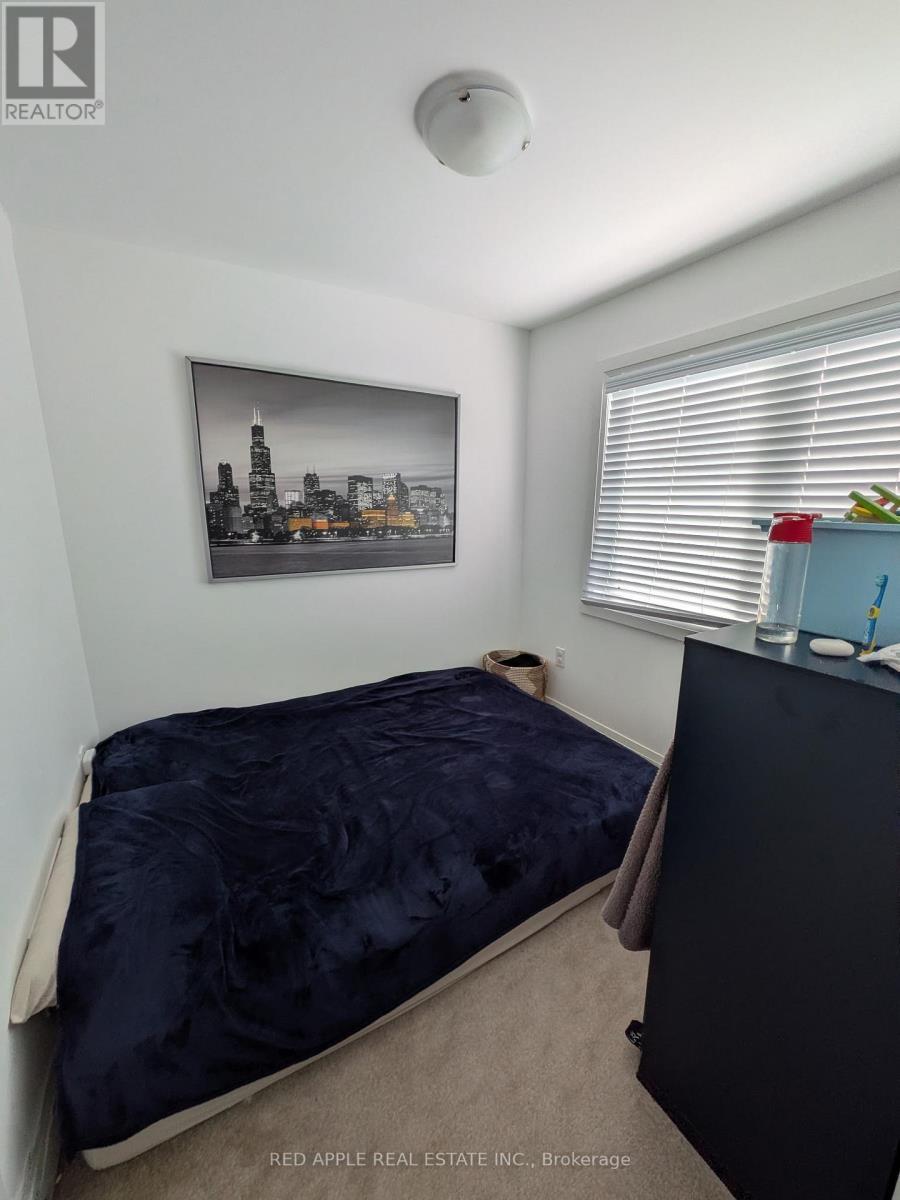 88 Fairlane Avenue N, Barrie, ON - Indoor Photo Showing Bedroom