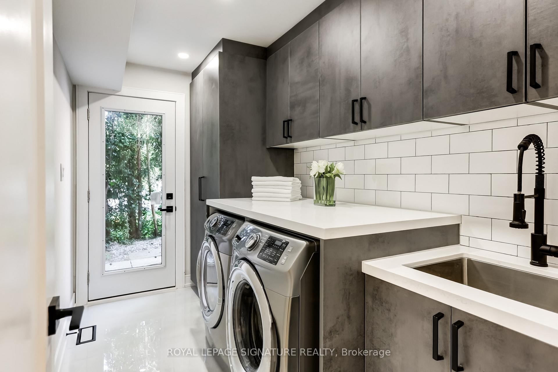 30 Snowcrest Avenue, Toronto, ON - Indoor Photo Showing Laundry Room