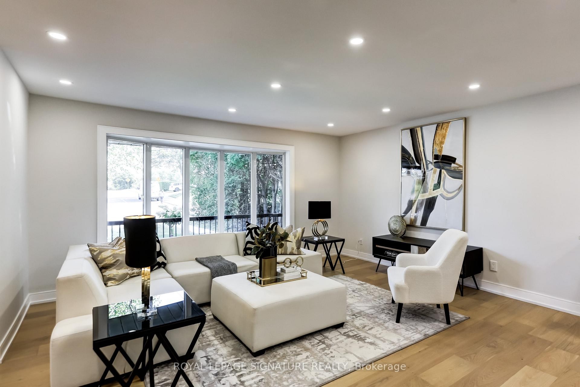 30 Snowcrest Avenue, Toronto, ON - Indoor Photo Showing Living Room
