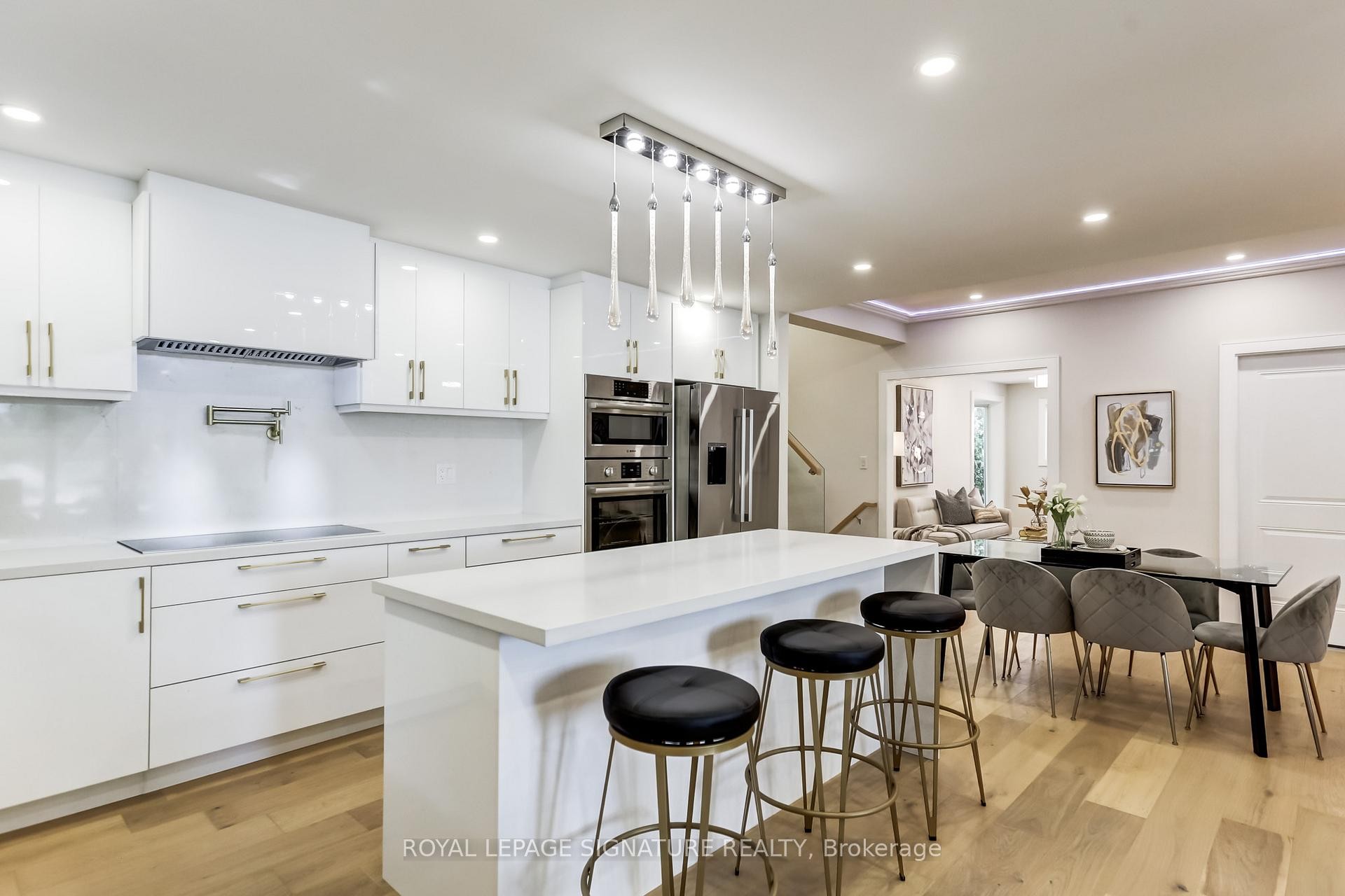 30 Snowcrest Avenue, Toronto, ON - Indoor Photo Showing Kitchen With Upgraded Kitchen