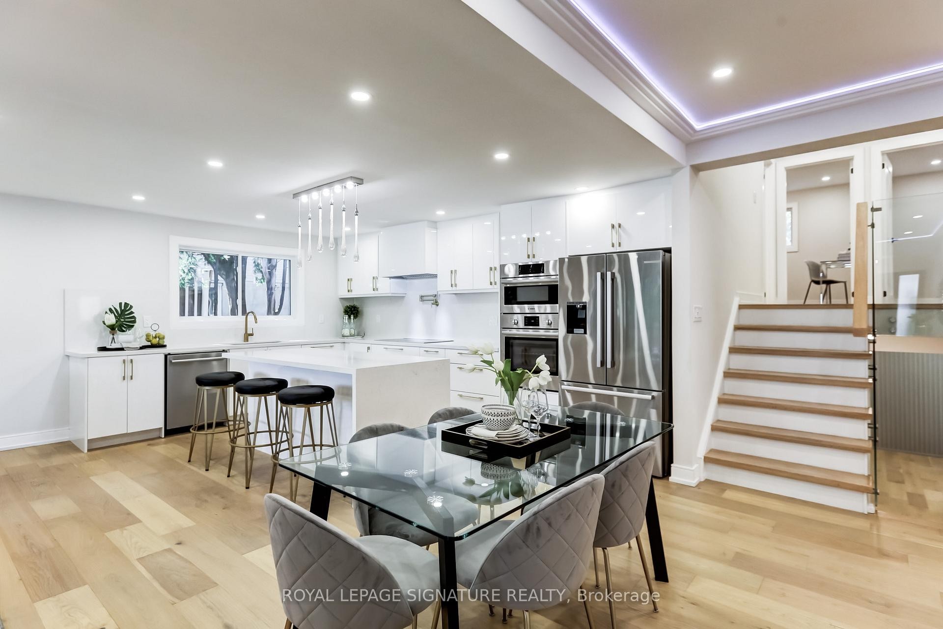 30 Snowcrest Avenue, Toronto, ON - Indoor Photo Showing Dining Room