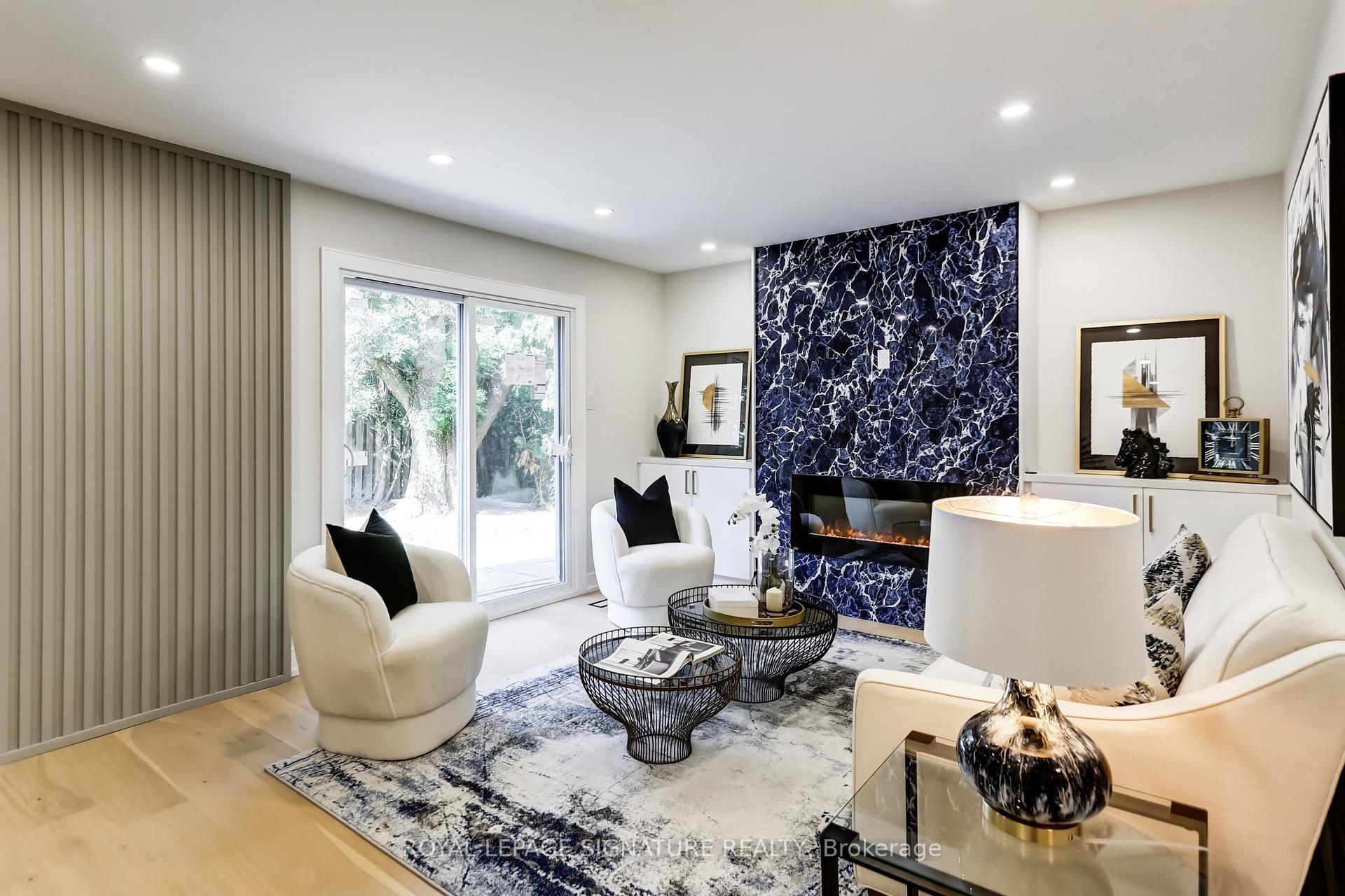 30 Snowcrest Avenue, Toronto, ON - Indoor Photo Showing Living Room