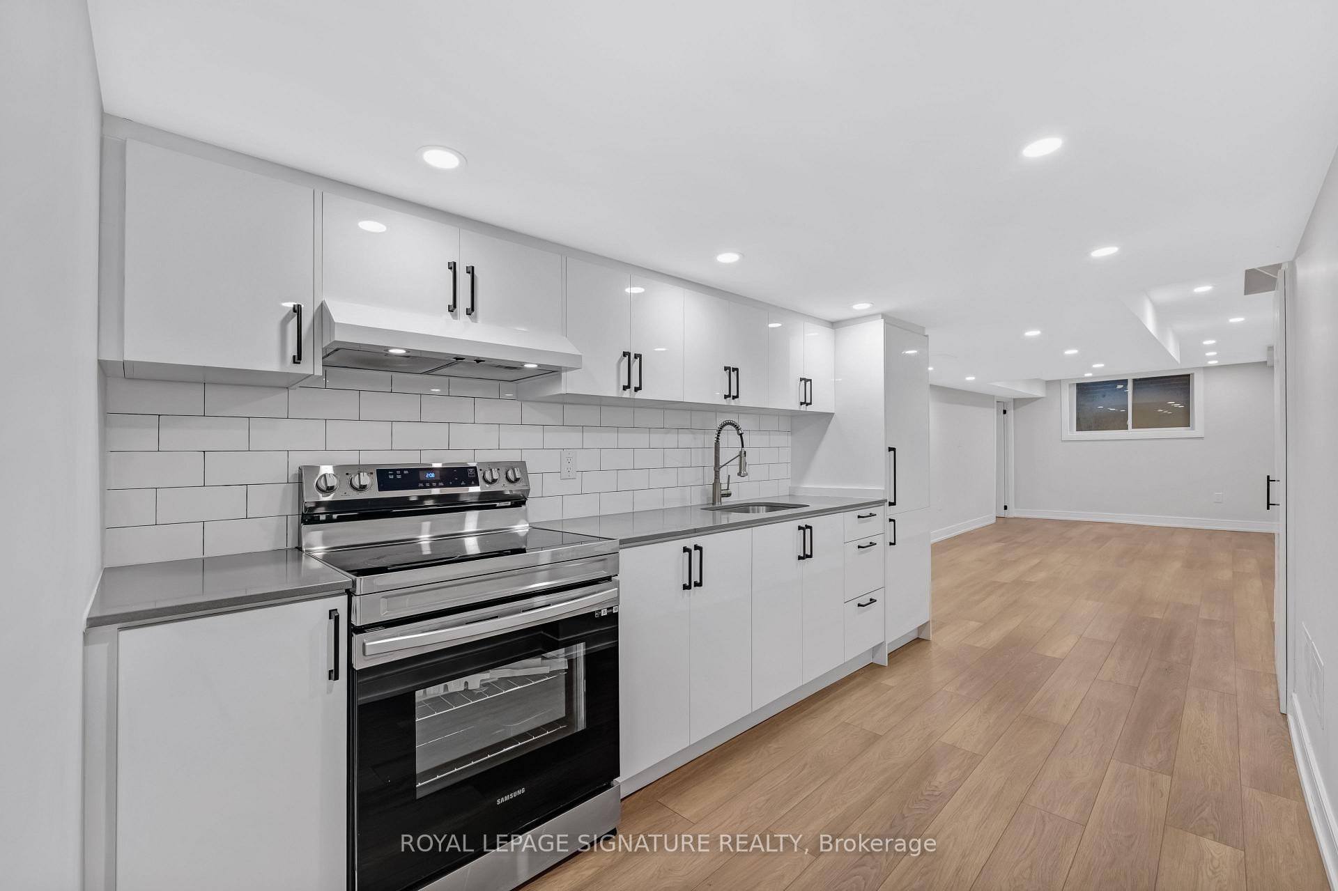30 Snowcrest Avenue, Toronto, ON - Indoor Photo Showing Kitchen With Upgraded Kitchen