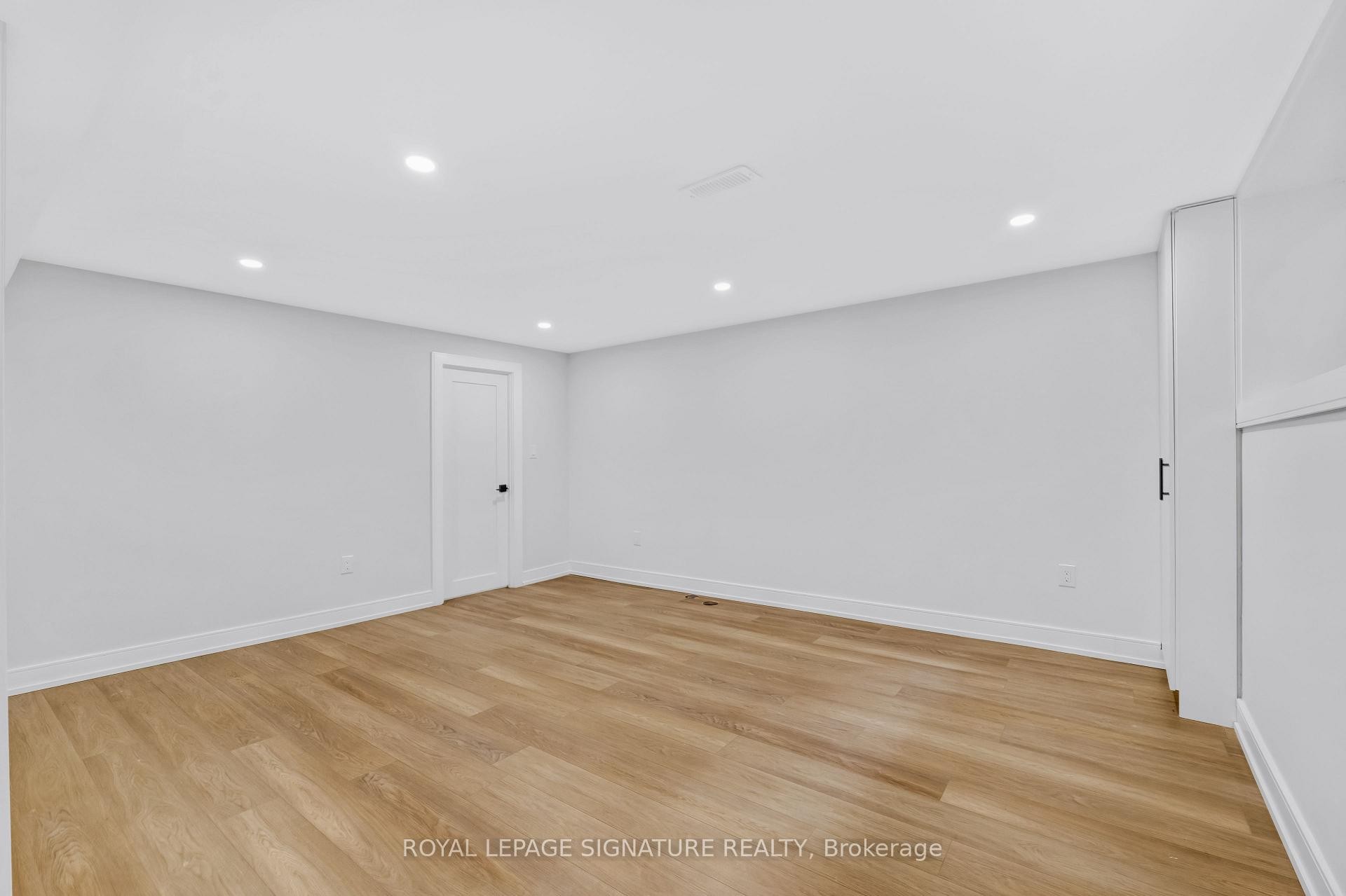30 Snowcrest Avenue, Toronto, ON - Indoor Photo Showing Other Room