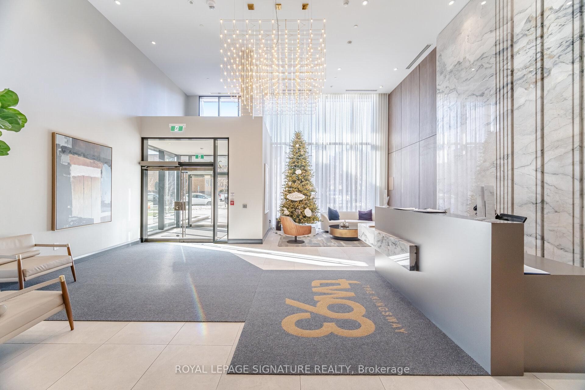 109-293 The Kingsway N/A, Toronto, ON - Indoor Photo Showing Other Room