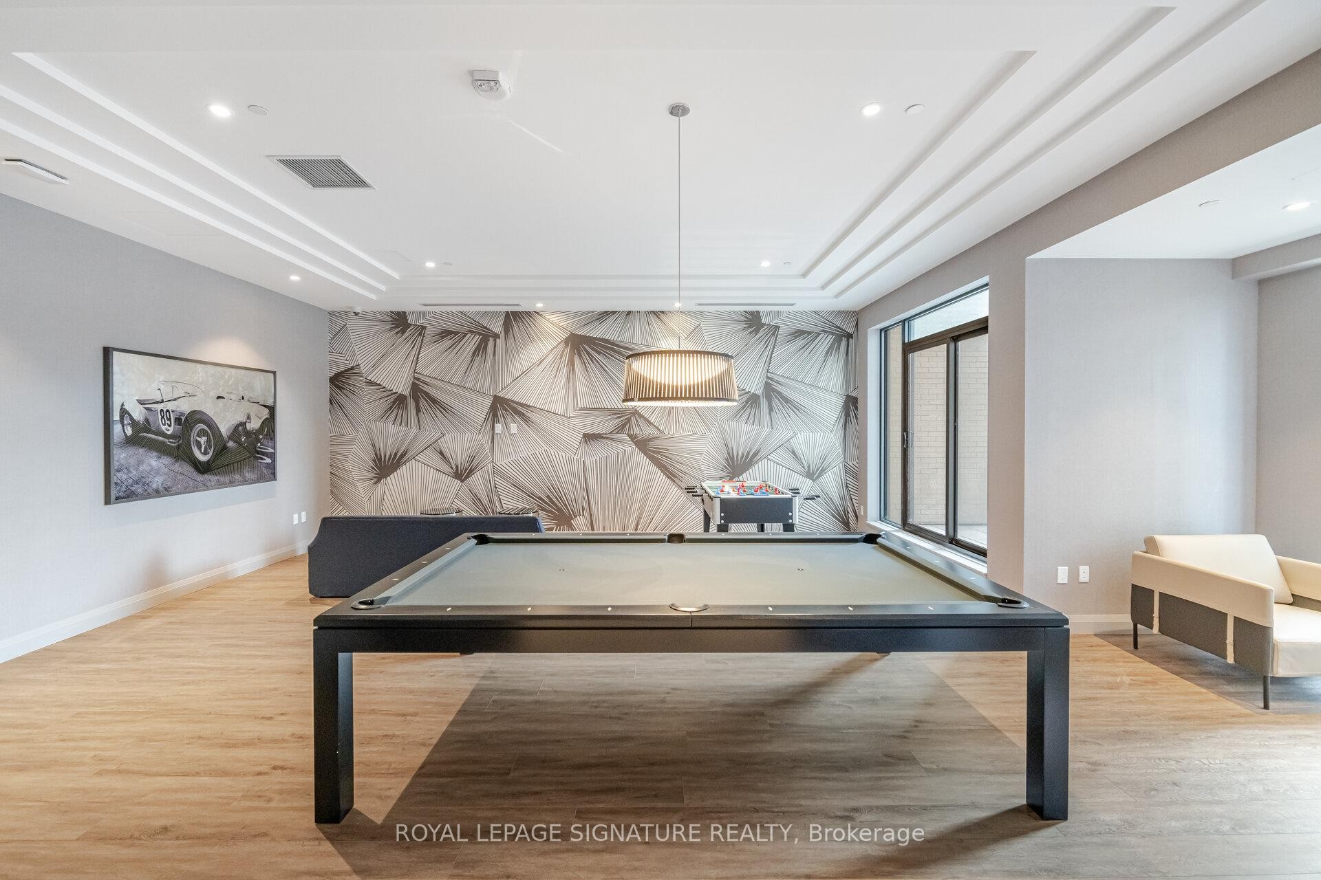 109-293 The Kingsway N/A, Toronto, ON - Indoor Photo Showing Other Room