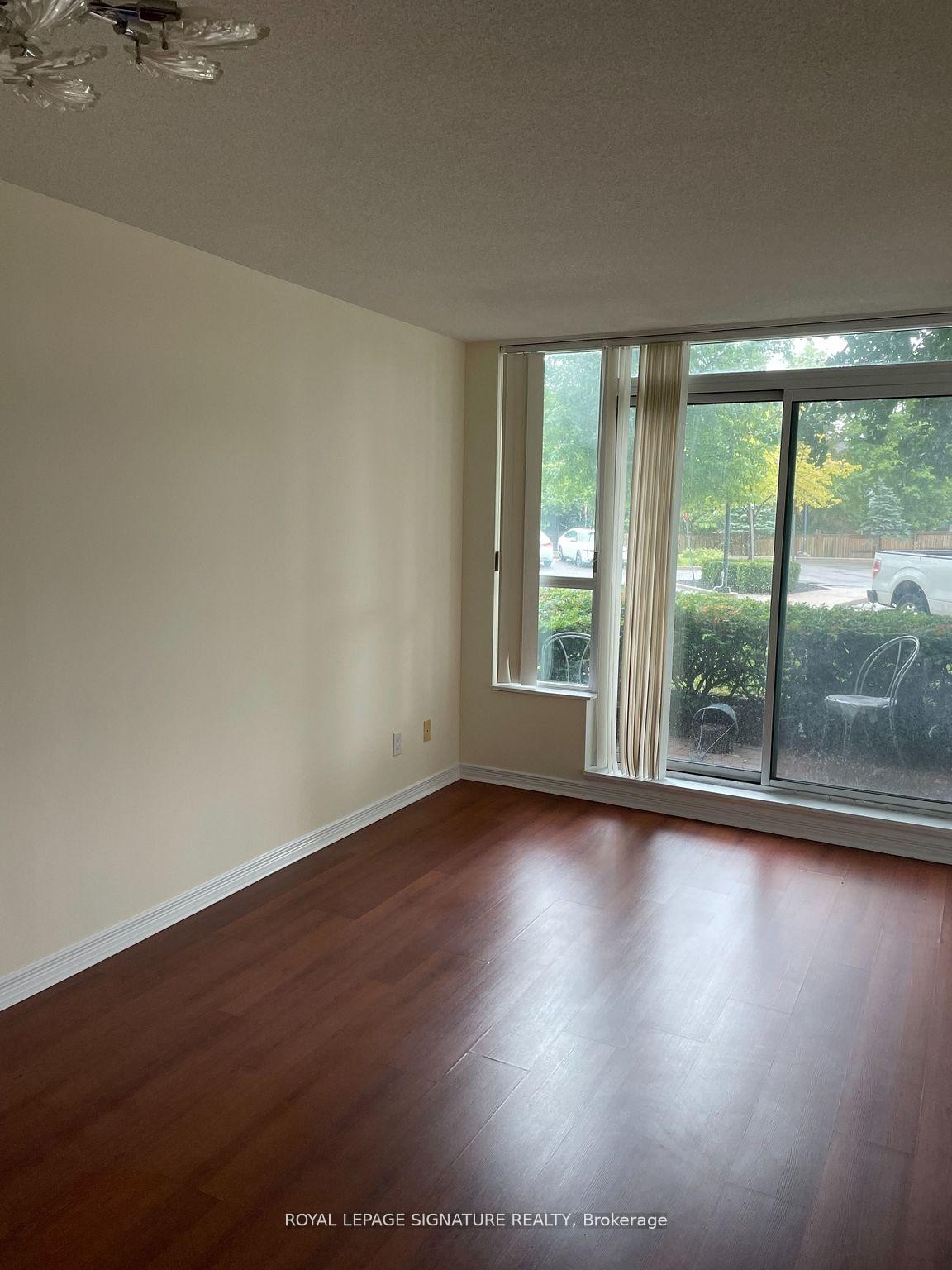 107-4889 Kimbermount Avenue, Mississauga, ON - Indoor Photo Showing Other Room