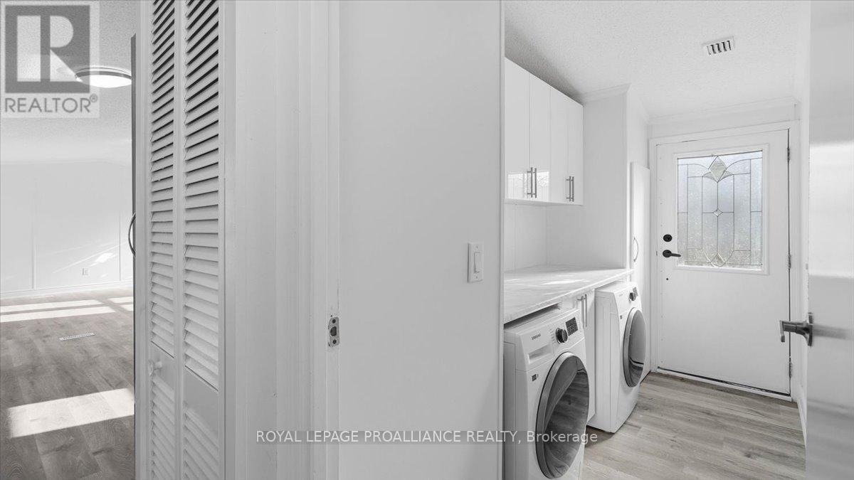 21 - 311 Dundas Street E, Quinte West (Trenton Ward), ON - Indoor Photo Showing Laundry Room