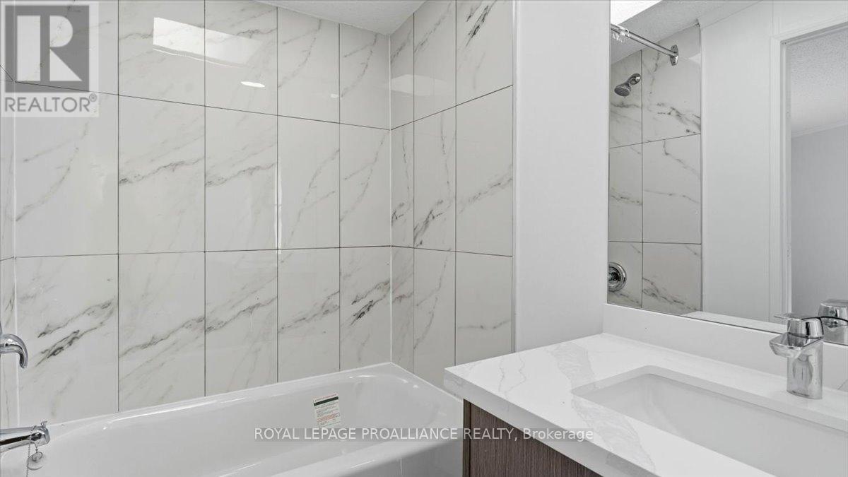 21 - 311 Dundas Street E, Quinte West (Trenton Ward), ON - Indoor Photo Showing Bathroom