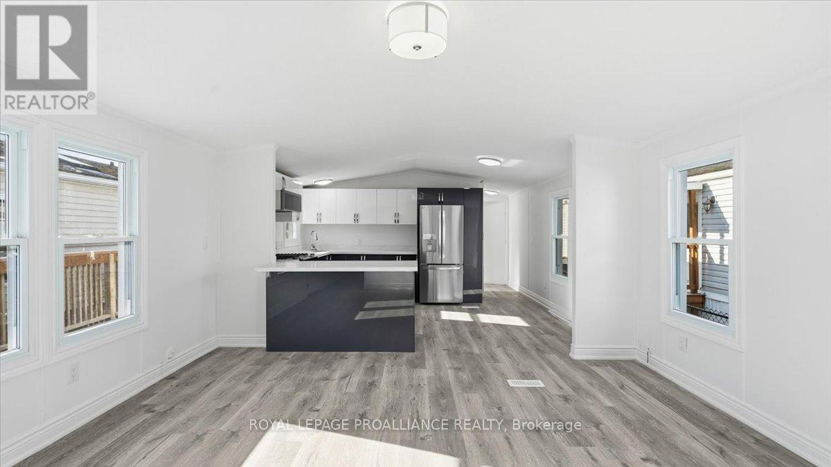 21 - 311 Dundas Street E, Quinte West (Trenton Ward), ON - Indoor