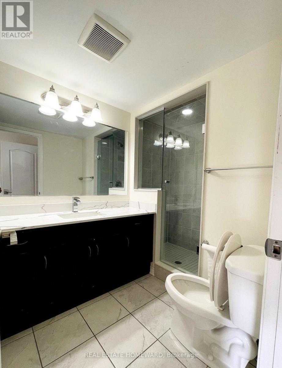 11 - 45 Heron Park Place, Toronto, ON - Indoor Photo Showing Bathroom