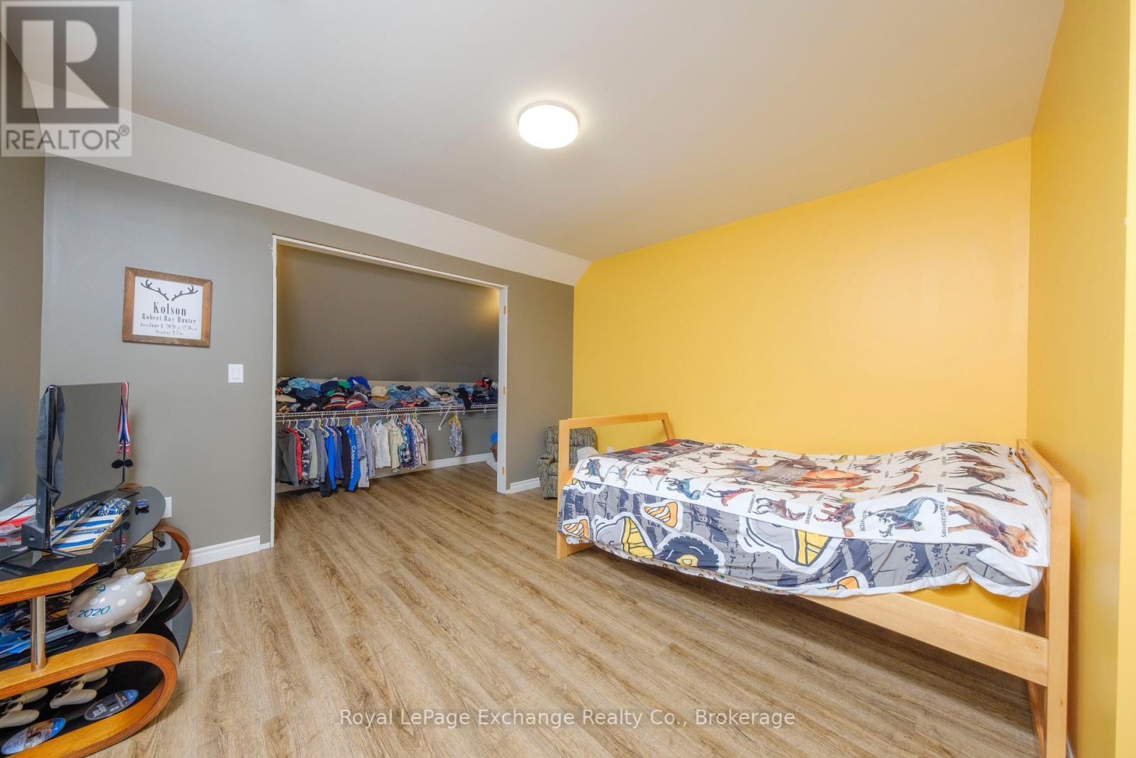 482 Wolsley Street, Huron-Kinloss (Lucknow), ON - Indoor Photo Showing Bedroom